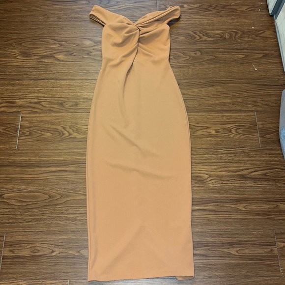 Missguided Dresses & Skirts - Missguided Midi Dress